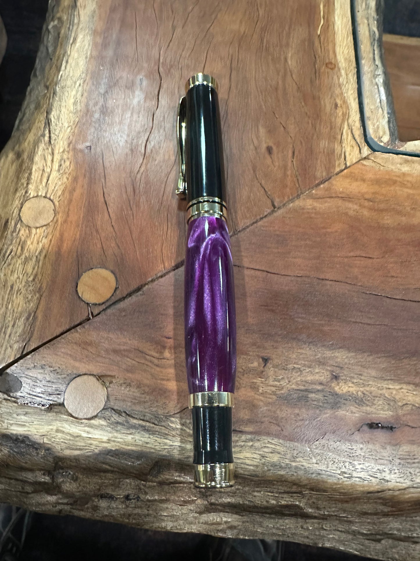Oxford Capped Pen, amethyst purple silk acrylic, in black and 24kt gold