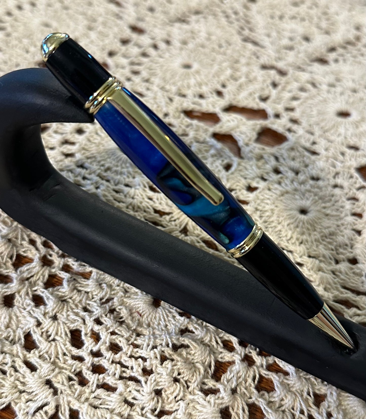Gatsby Twist Pen, sapphire blue silk acrylic, 24kt gold
