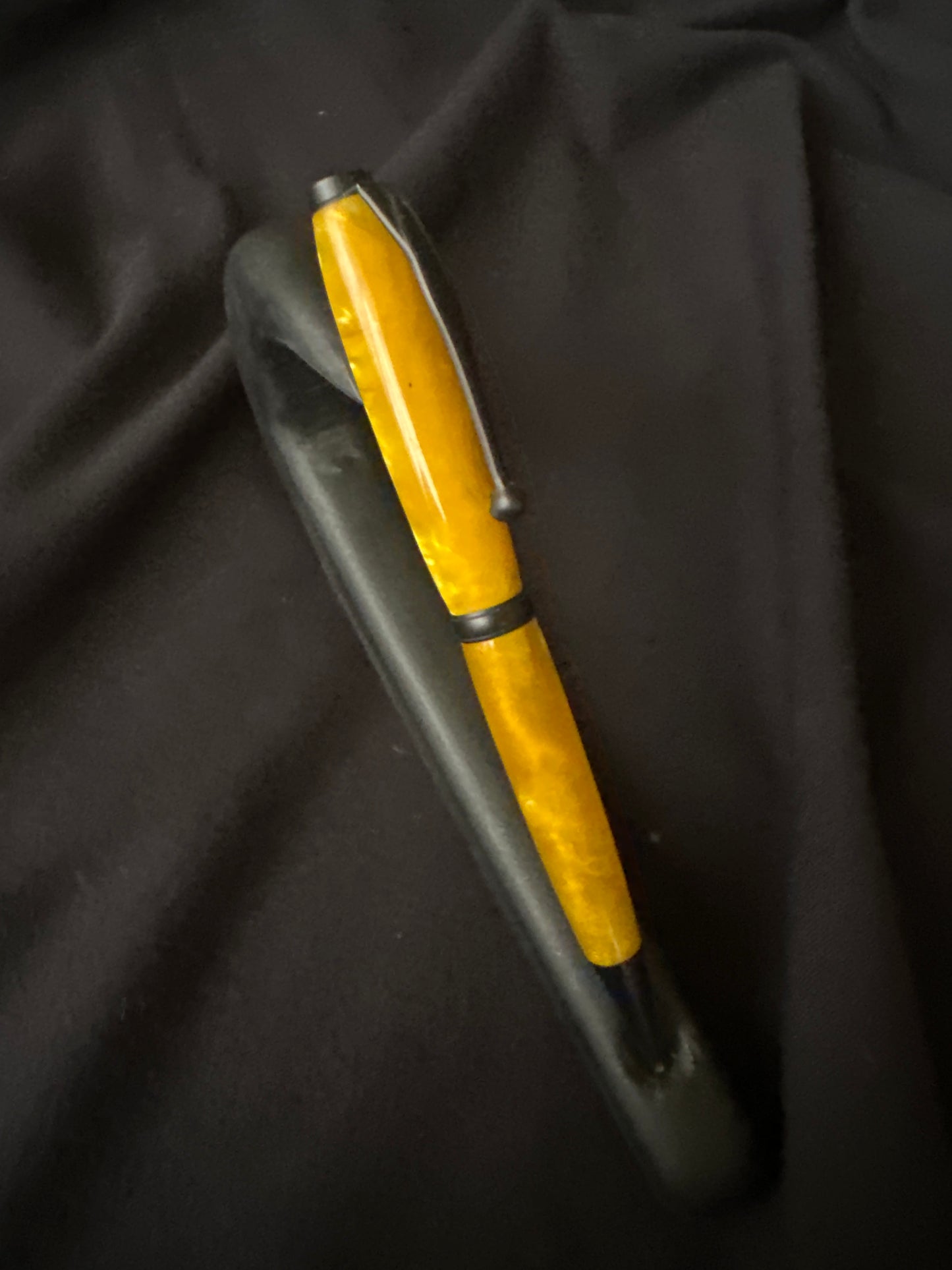 Comfort Grip Twist Pen, yellow dream, black enamel