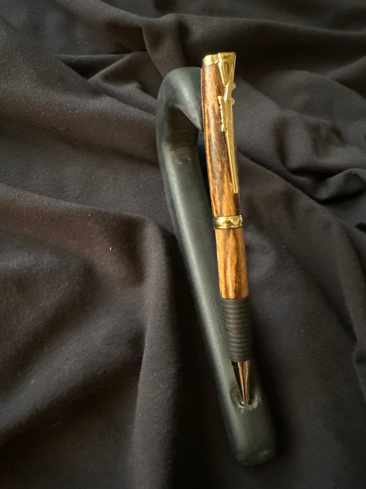 Comfort Grip Twist Pen, bocote, gold with rifle clip